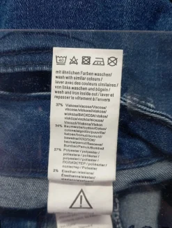 Röhrenjeans Größe 46