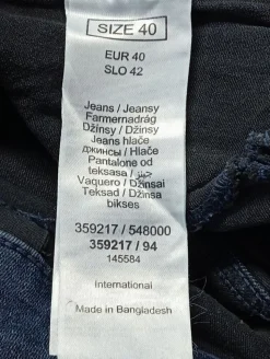 Röhrenjeans Größe 40