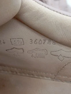 Schlüpfschuhe Größe 38