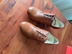 Schnürschuhe Größe 39