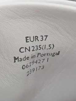 Schnürsneaker Größe 37