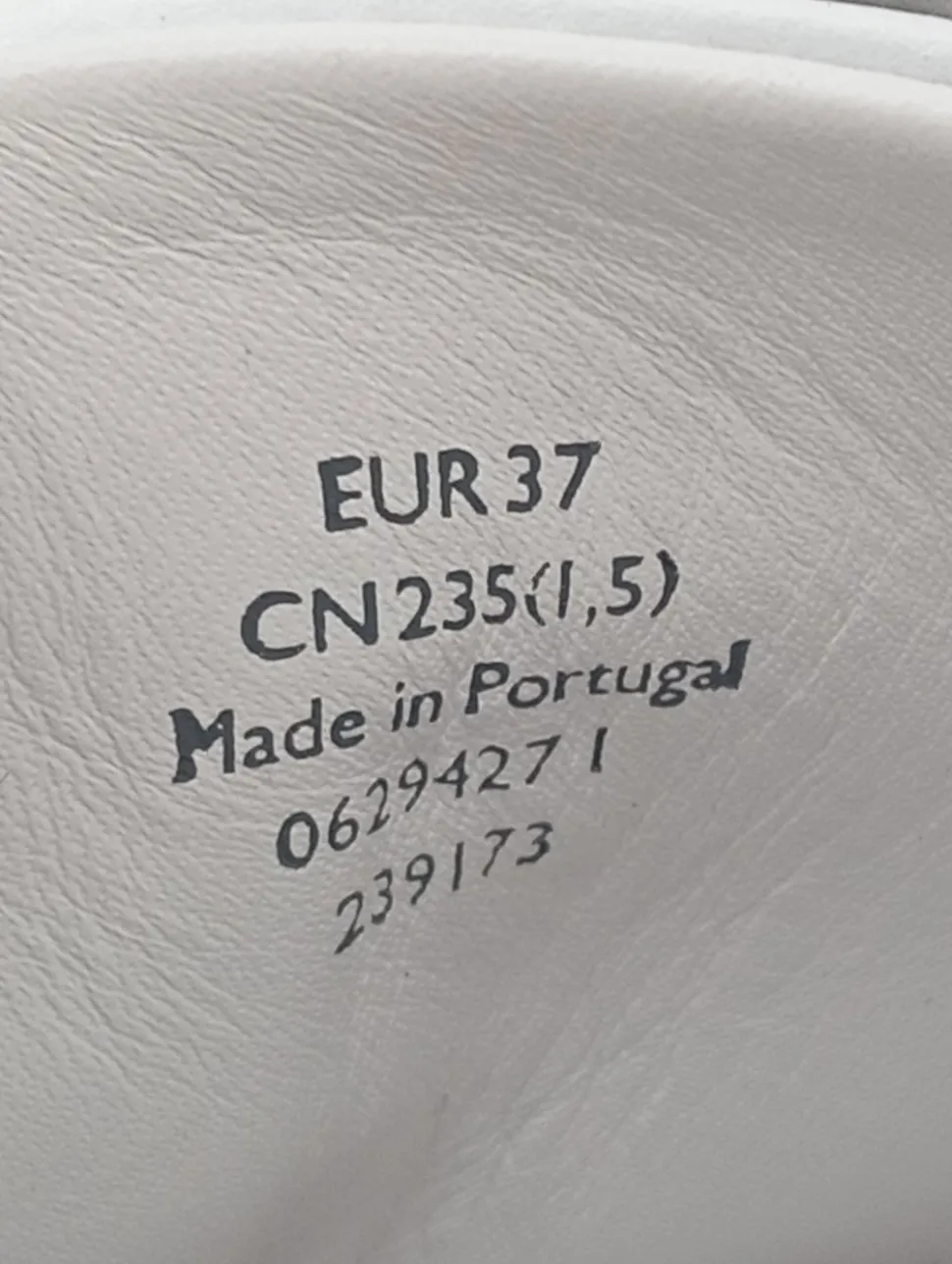 Schnürsneaker Größe 37