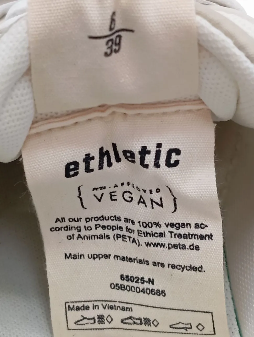 Schnürsneaker Größe 39