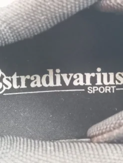 Schnürsneaker Größe 39