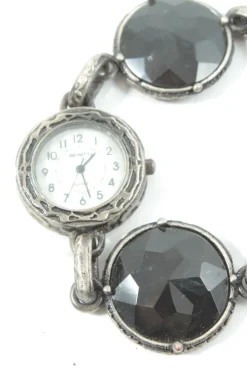Uhr mit Metallband