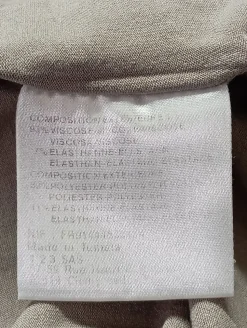 V-Ausschnitt-Shirt Größe 36