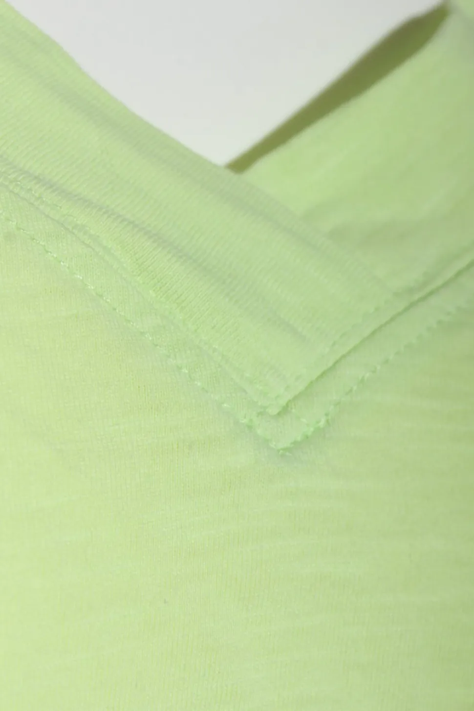 V-Ausschnitt-Shirt Größe 34